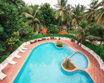 Shelter Beach Resort - Semmanjeri - Piscine