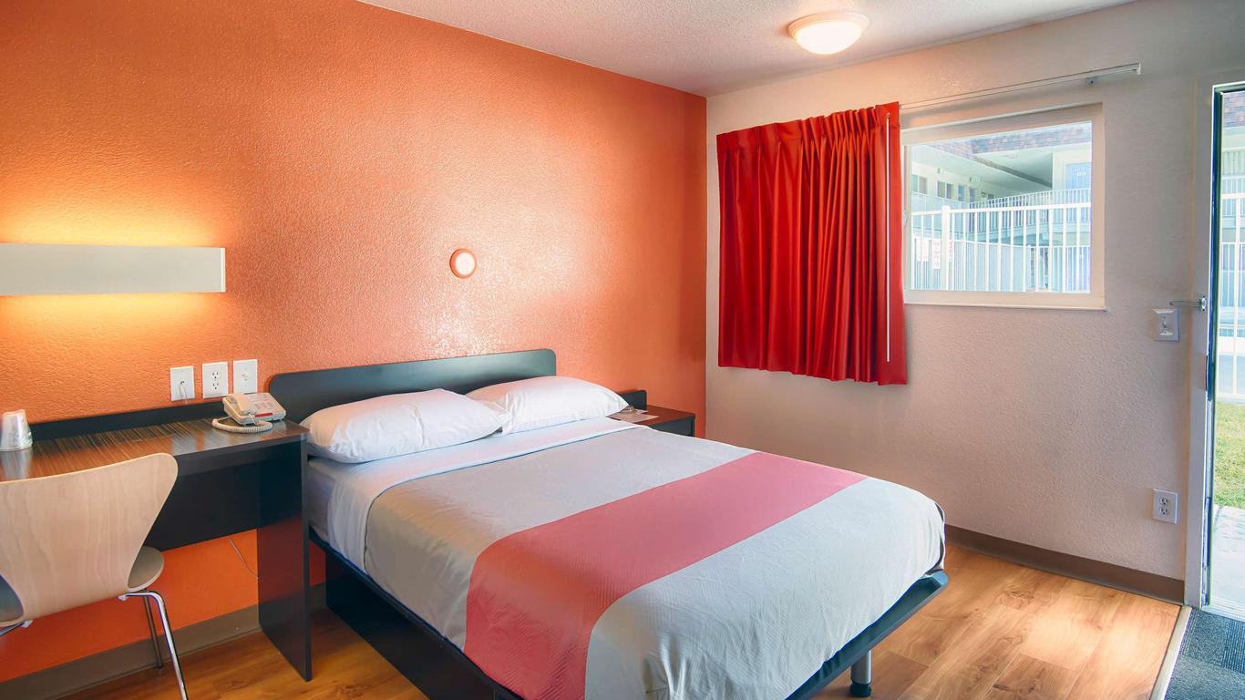 موتل 6 ماموث ليكس، كاليفورنيا