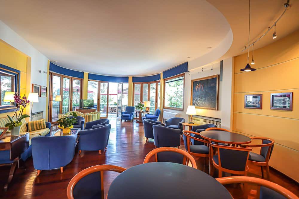 فندق إسبيريا