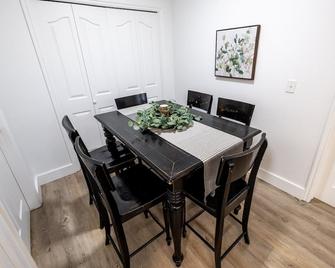 king w/kitchen+washer/dryer+queen sleeper (15 mi.) maple canyon250mbps wi-fi - Mount Pleasant - Dining room
