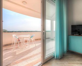 Milena Suite Apartments - Alghero - Balkón