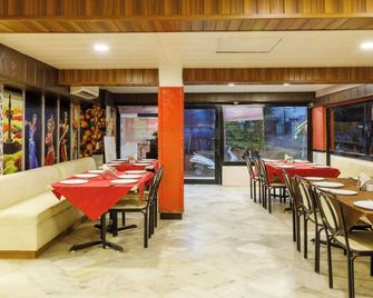 Hotel Crown - Ahmedabad - Restaurant
