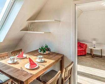 1 bedroom cozy apartment in Niebüll - Niebüll - Dining room