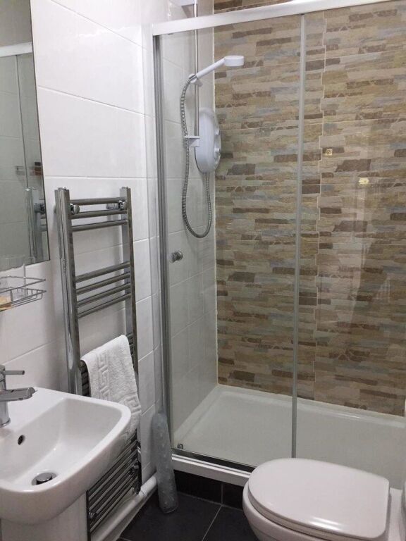 أبر وود إند فارم