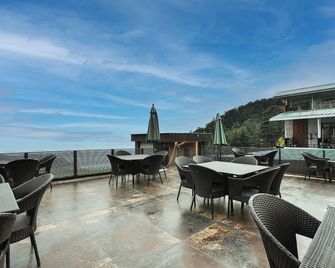 Ah Grand Villa - Hotel Near Dalai Lama Temple - Dharamshala - Ресторан