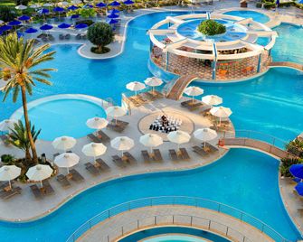 Atrium Platinum Resort & Spa - Rodi - Piscina