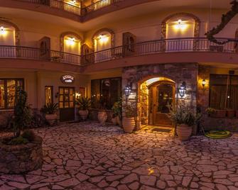 Hotel Steni - Steni Dirfyos - Edificio