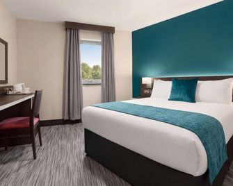 Ramada by Wyndham Cobham - Cobham - Ložnice