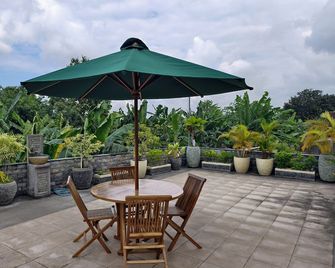 Ayuna Guest House - Sukawati - Binnenhof