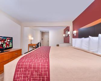 Red Roof Inn & Suites Danville, IL - Danville - Bedroom