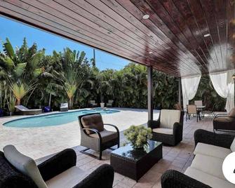 Luxury and Elegance Private Pool and Spa1 mile from Beach - Boca Raton - Pool