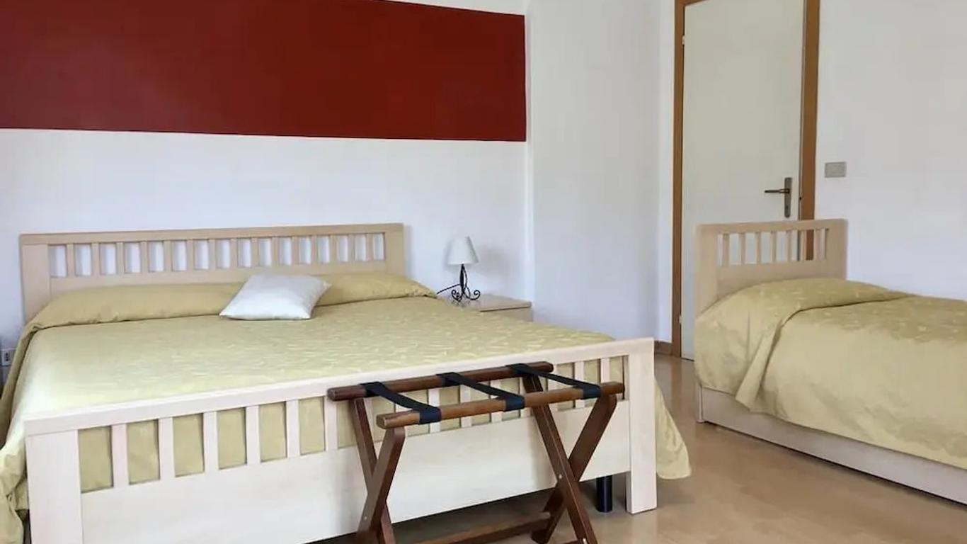 لا لانتيرنا