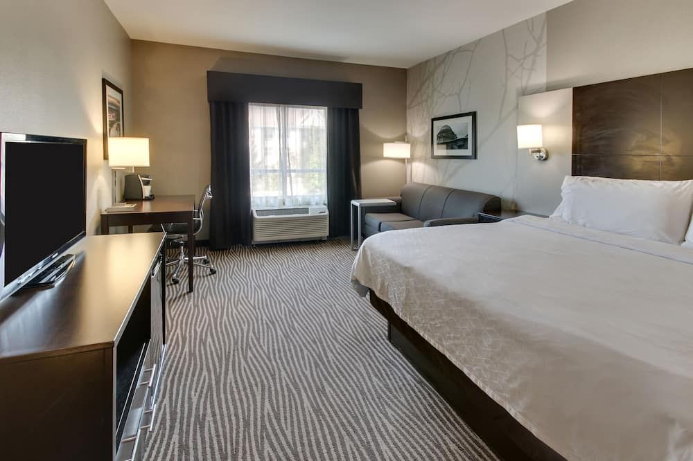 Bedroom view of Holiday Inn Express Cheektowaga North East