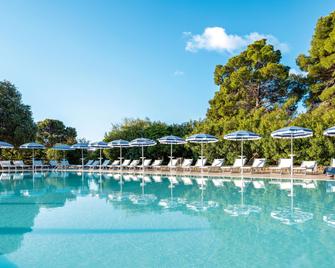 Mclub Budoni - Budoni - Piscina