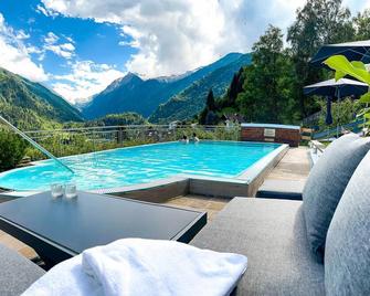 Landhaus Lodges Kaprun by we rent - Kaprun - Pool