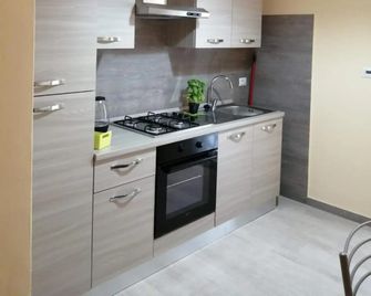 Stanza Eucalipto - Caserta - Cucina