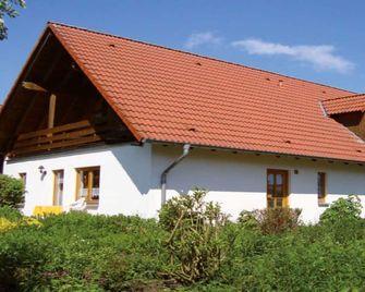 Holiday Home in Germany with Terrace - Brakel - Building