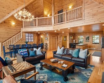 Sunny View Chalet- Minutes to Sunday River- Awesome Mountain Views! - Newry