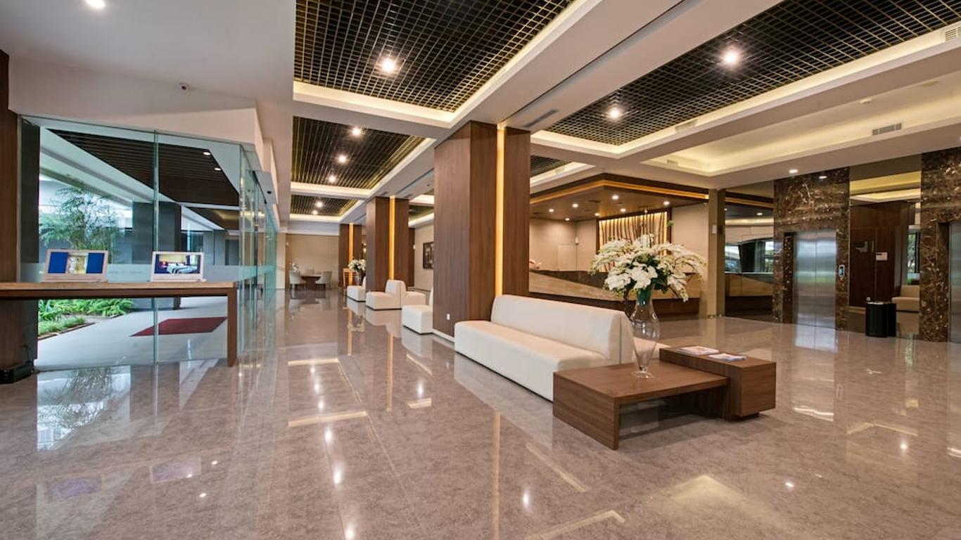 جراند ويز هوتل بوينز سيماتوبانج جاكرتا - اعتماد CHSE