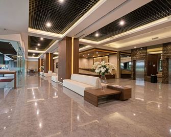 Grand Whiz Poins Simatupang Jakarta - Jakarta - Lobby