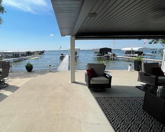 Clear Lake Waterfront Home! Dream Home, Enjoy The Good Life! - Clear Lake - Balcón