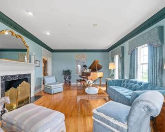Oak Hill- Main House - Somerset - Living room