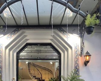 Afric Hotel- Casbah - Algier - Aufgang