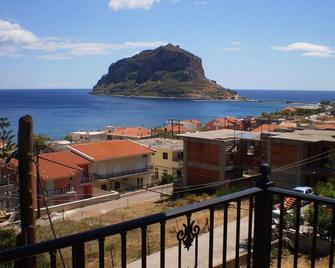 Castro Hotel - Monemvasia - Balkon