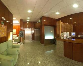 MC Villa De Pinto - Pinto - Front desk