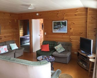 Families and Pets- Broadford at Tara Bay - Picton - Wohnzimmer