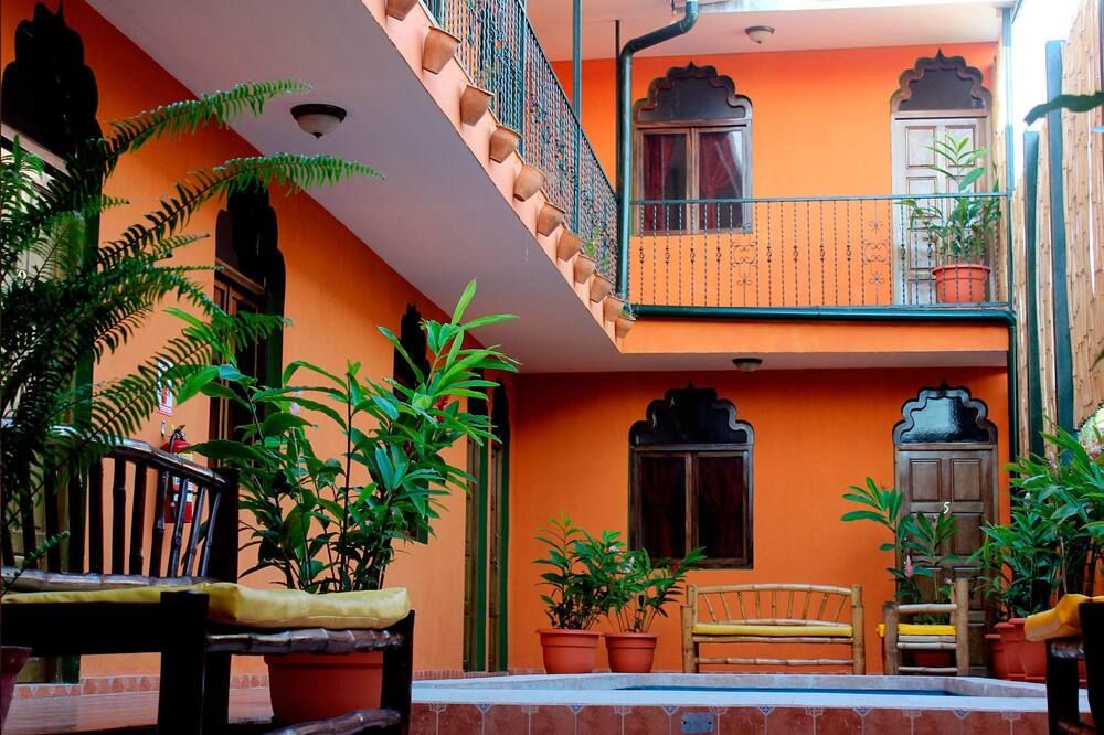 بوتيك هوتل ماهاراجا - غرانادا - حوض السباحة