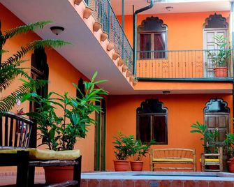 بوتيك هوتل ماهاراجا - غرانادا - حوض السباحة