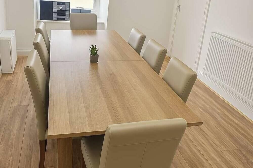 5 beds -Spacious 4-Bedroom Retreat in the Heart of Churchill- Ideal for contractors and work stays - Churchill