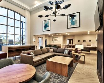 Staybridge Suites Albuquerque - Airport By IHG - Alburquerque - Lounge