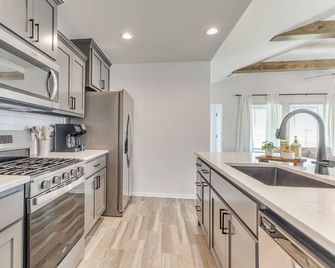 Peaceful Owasso Hideaway - Owasso - Kitchen