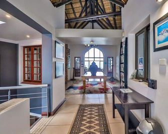 Galagos Lodge - Hartbeespoort - Building