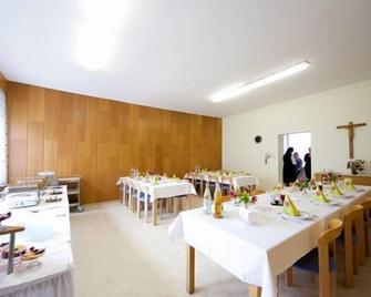 Kloster St Maria - Esthal - Restaurante