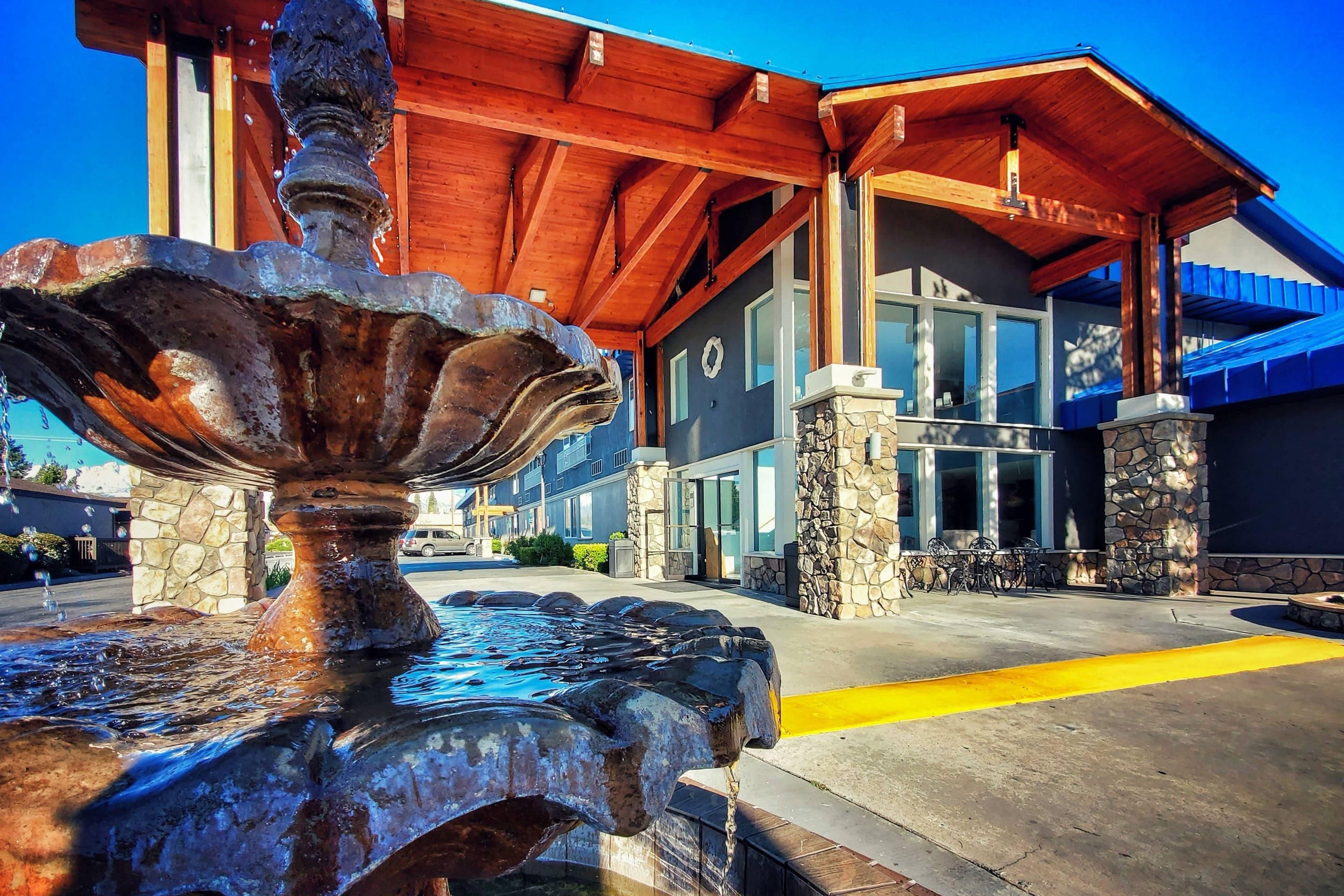 Cielo Hotel Bishop-Mammoth, an Ascend Collection Hotel - Bishop - Building