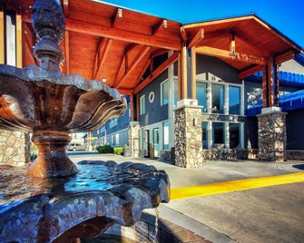 Cielo Hotel Bishop-Mammoth, an Ascend Collection Hotel - Bishop - Building