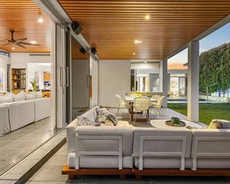 Ultimate Beachfront Escape with Pool - Tweed Heads - Patio