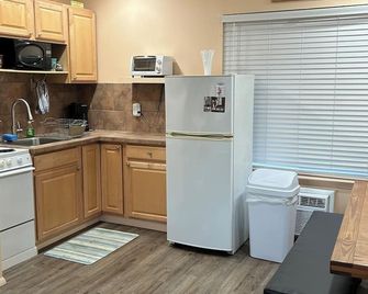 Beautiful One bedroom condo with pool - Seaside Heights - Kitchen