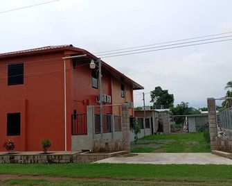 Mi Casa Tropical - Sonsonate - Edificio