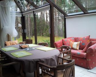 Siewierz: Traditional wooden dacha, private pool, possibility of sleeping 10 - Siewierz - Restauracja