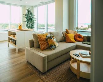 New Luxury 1br Penthouse Apt In Central Halifax - Halifax