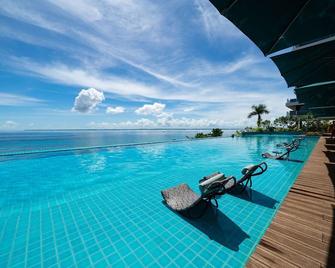 The Reef Island Resort Mactan, Cebu - Lapu-Lapu City - Piscina