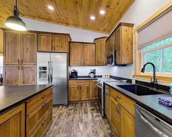 Pair-a-Docks Landing - Minocqua - Kuchyň