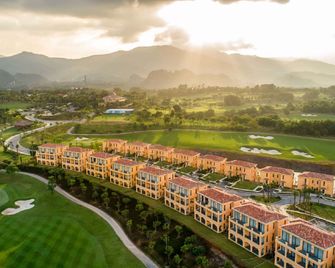 Wyndham Sky Lake Resort and Villas - Hanoi - Building