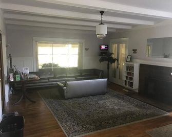 Orange Drive Hostel - Los Angeles - Ruang tamu