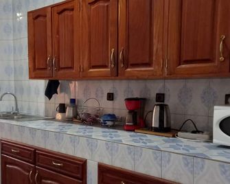 Private furnished air-conditioned room in GOUMEL Ziguinchor - Ziguinchor - Kitchen