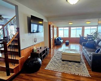 'The Lake Escape' Lakefront House w/Amazing Views! - Merrimac - Sala de estar